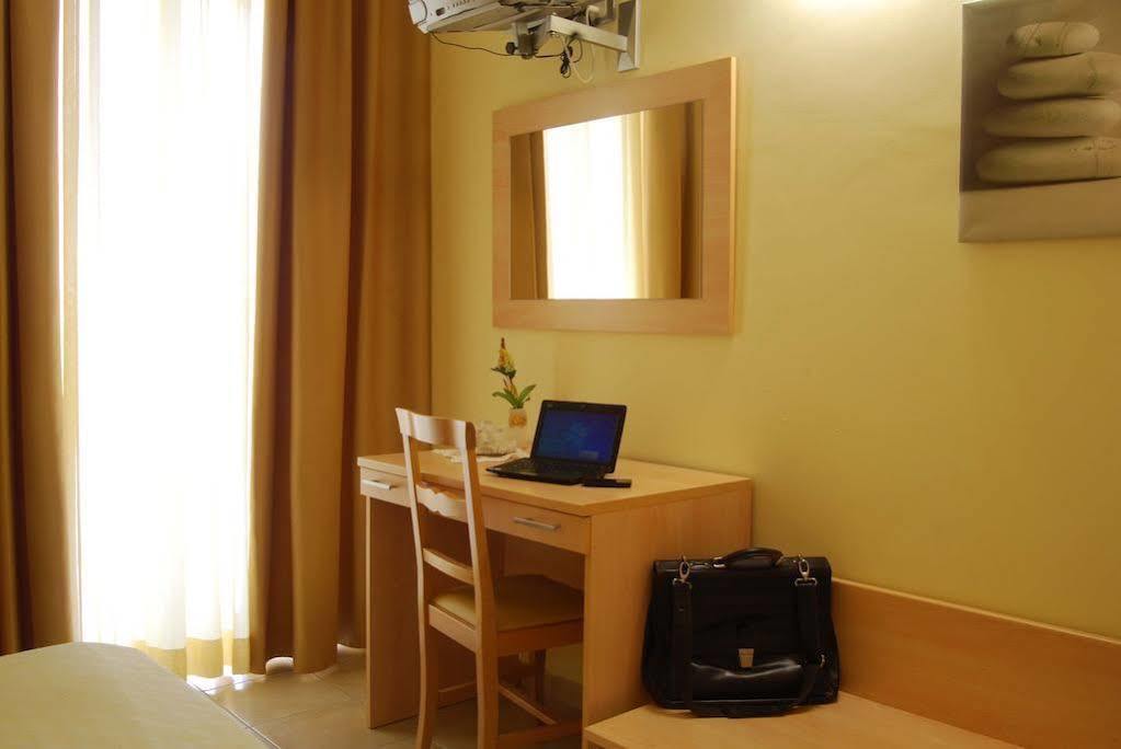 Hotel Caggiari Senigallia Esterno foto