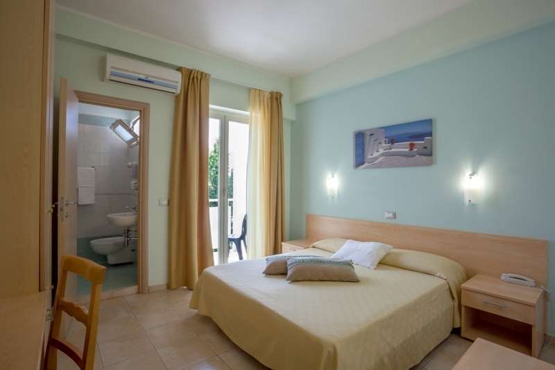 Hotel Caggiari Senigallia Camera foto